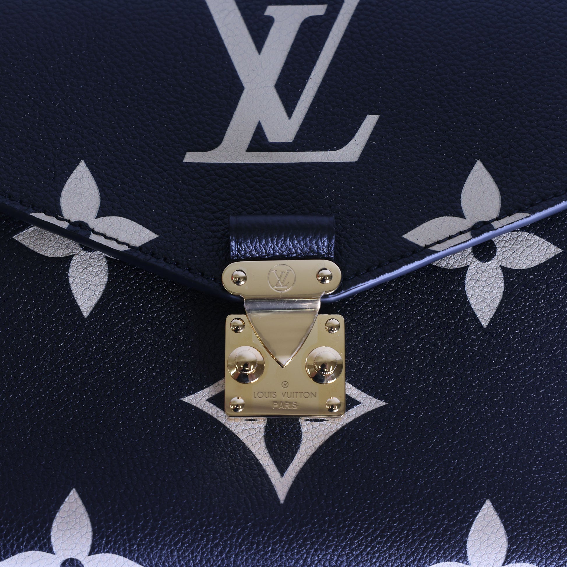 Preloved LOUIS VUITTON Pochette Metis Bicolour Monogram Empreinte Leather Black & Beige M45773 | Luxe Again Maison