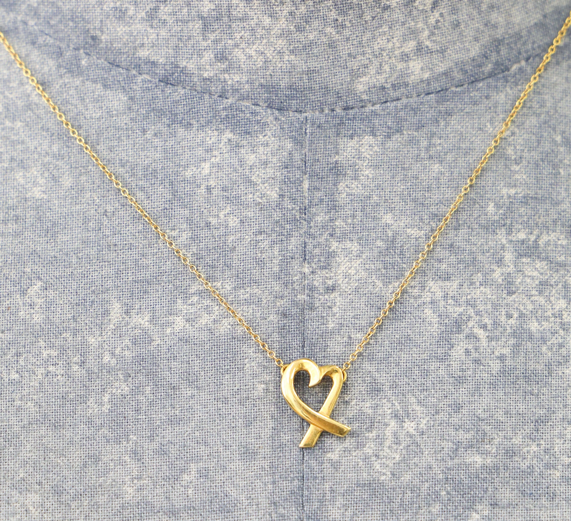 Pre-owned TIFFANY Paloma Picasso Loving Heart Small Necklace 18K Yellow Gold 2.6g | Luxe Again Maison