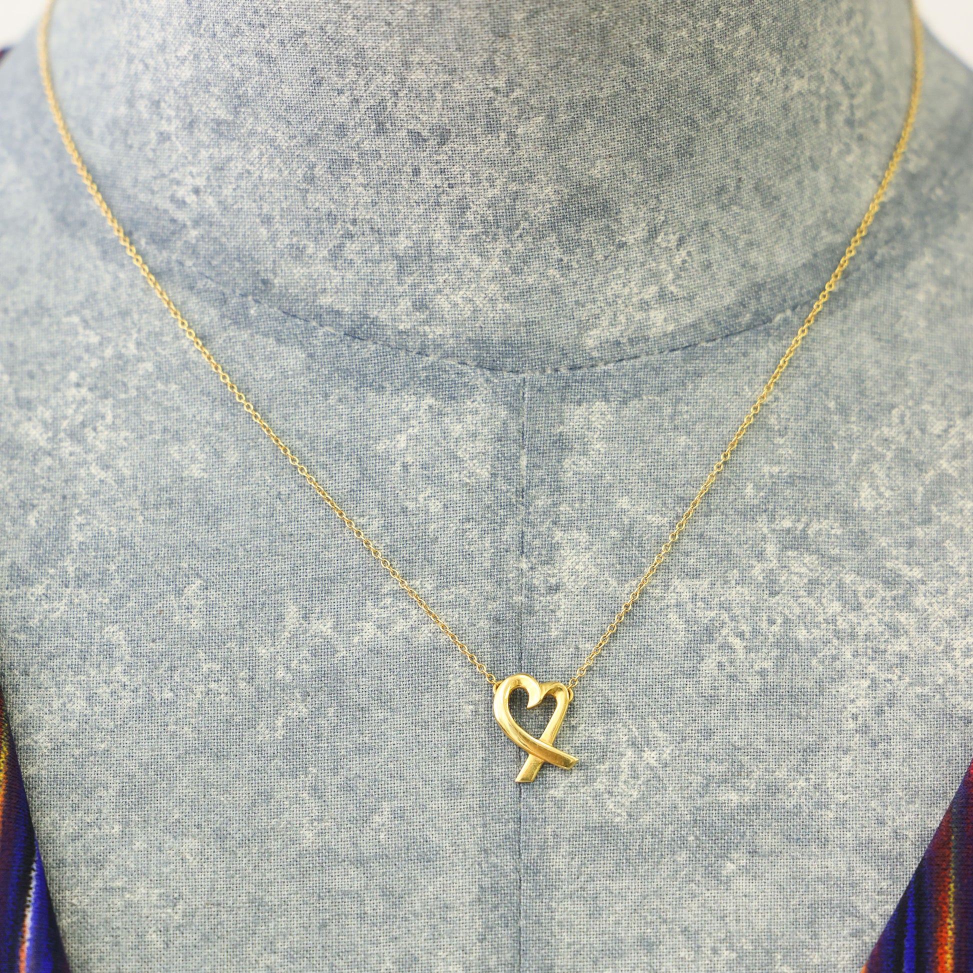 Pre-owned TIFFANY Paloma Picasso Loving Heart Small Necklace 18K Yellow Gold 2.6g | Luxe Again Maison
