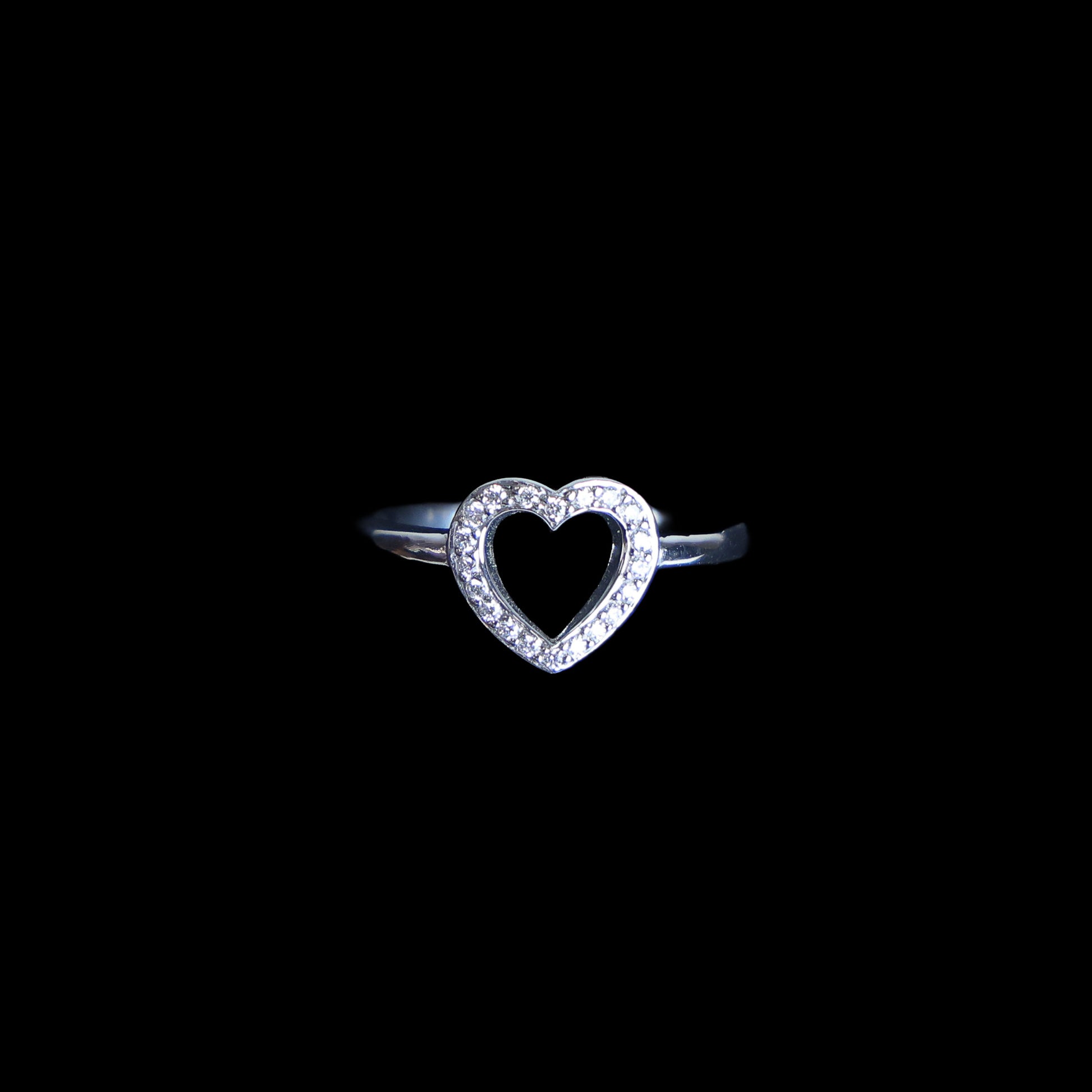 Preowned TIFFANY & Co Sentimental Heart Diamond 18K Platinum Ring 2.8g | Luxe Again Maison