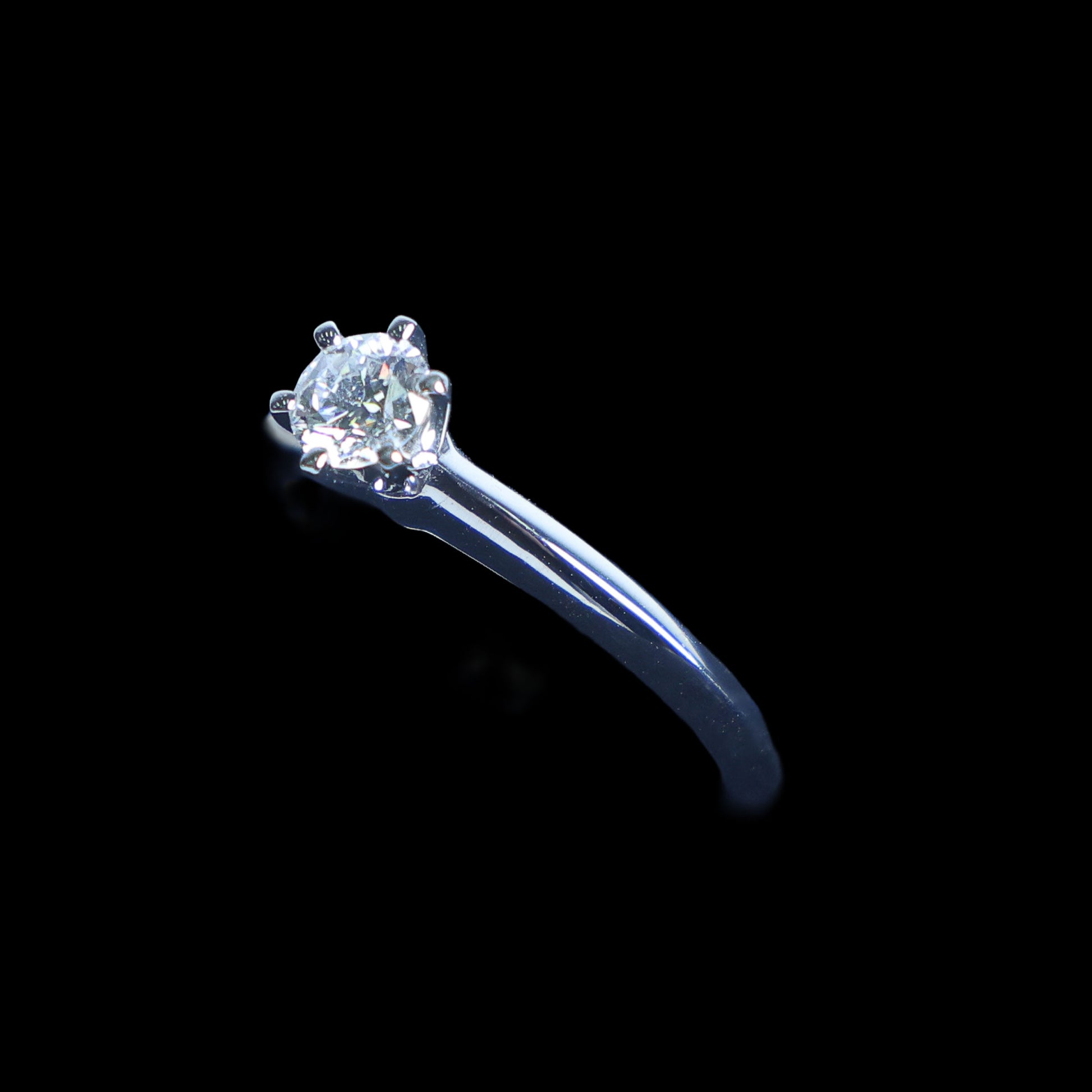 Preowned TIFFANY & Co Solitaire Diamond Ring 18K Platinum 0.30 Carat H VS1 3.6G | Luxe Again Maison