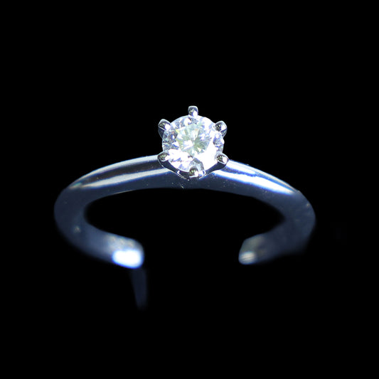 Preowned TIFFANY & Co Solitaire Diamond Ring 18K Platinum 0.30 Carat H VS1 3.6G | Luxe Again Maison