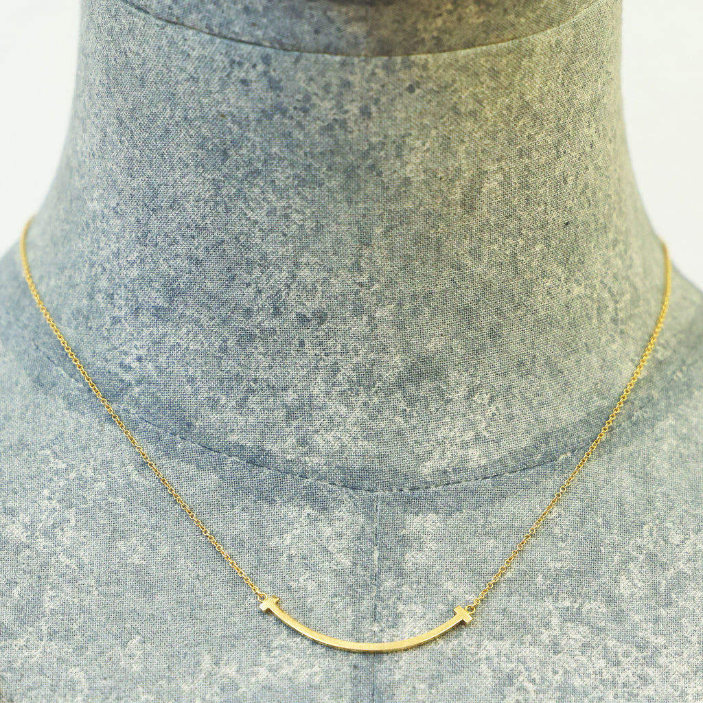 Preloved TIFFANY T Smile Small Necklace 18K Yellow Gold 2.9g | Luxe Again Maison