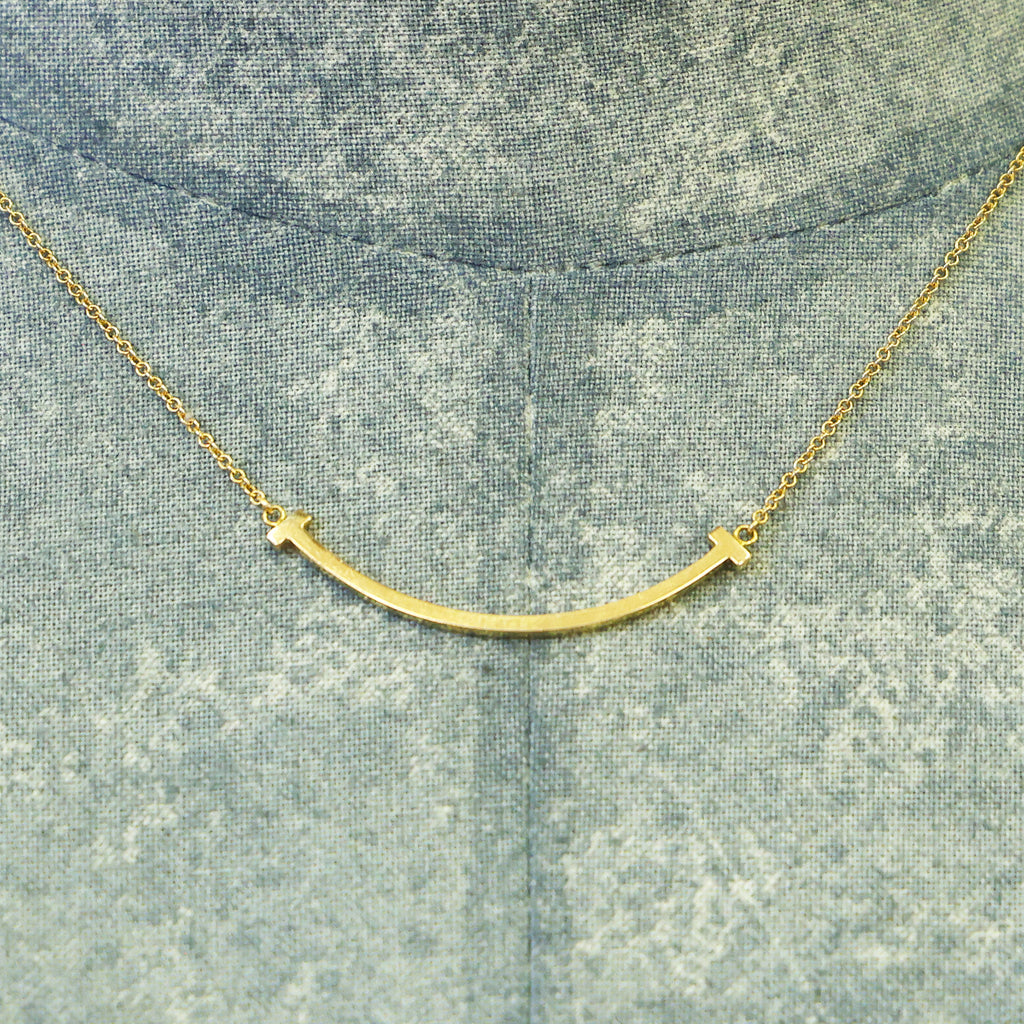Preloved TIFFANY T Smile Small Necklace 18K Yellow Gold 2.9g | Luxe Again Maison