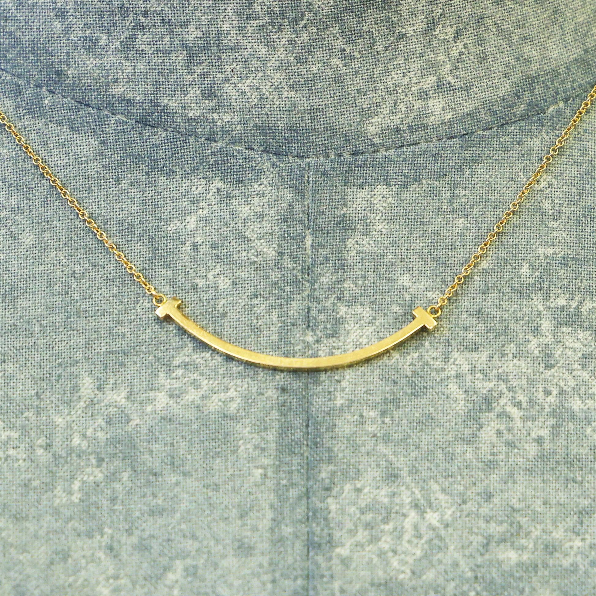 Preloved TIFFANY T Smile Small Necklace 18K Yellow Gold 2.9g | Luxe Again Maison