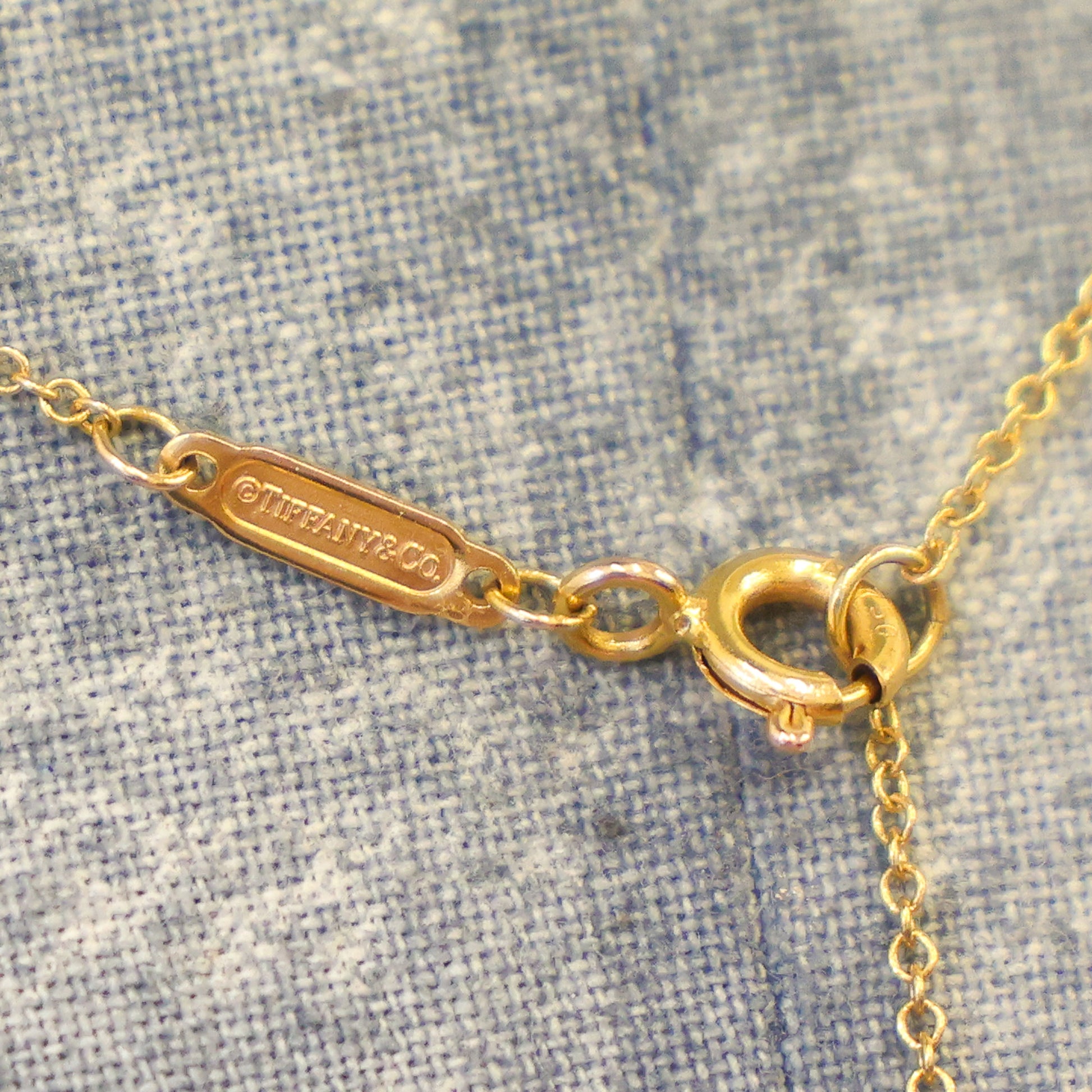 Preloved TIFFANY T Smile Small Necklace 18K Yellow Gold 2.9g | Luxe Again Maison