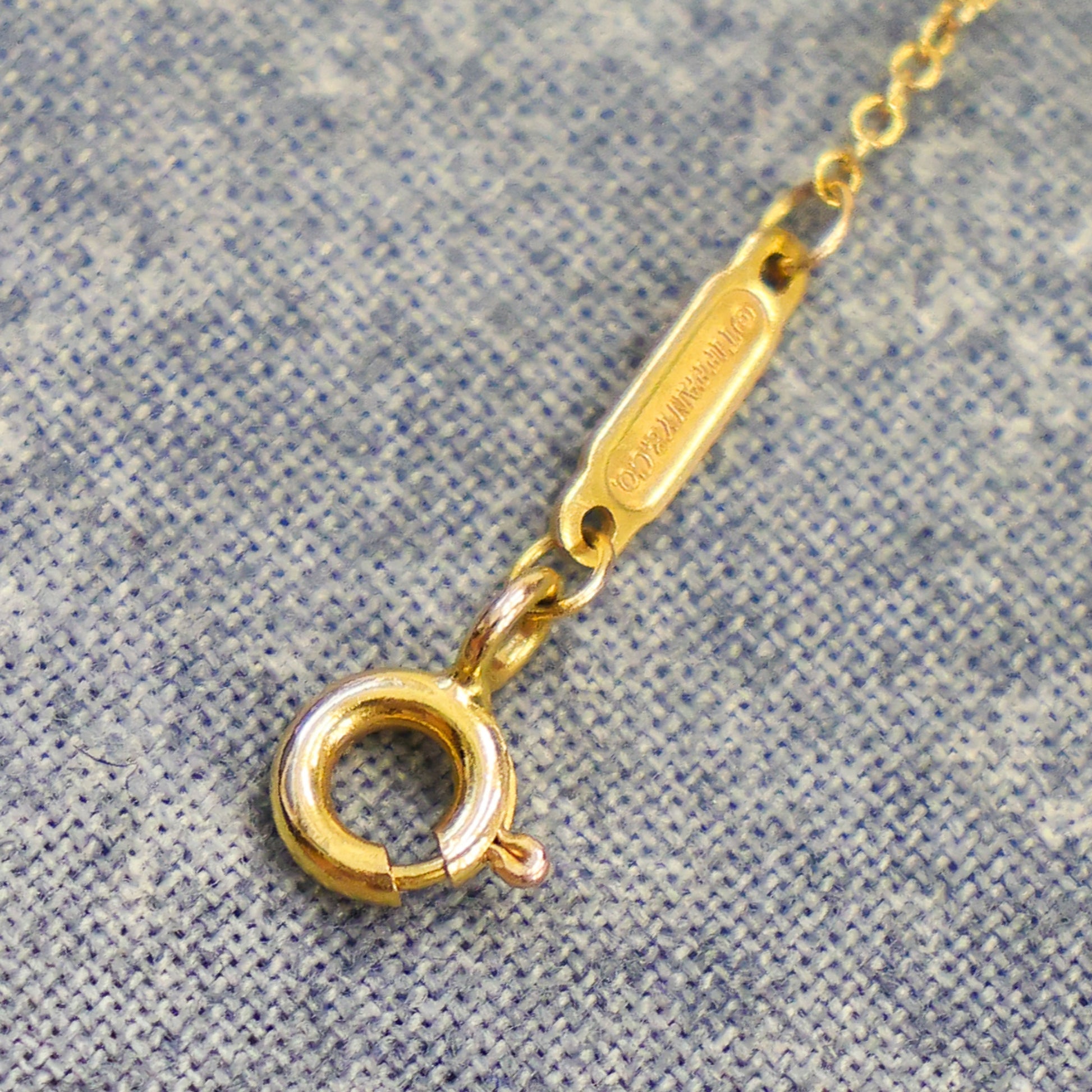 Preloved TIFFANY T Smile Small Necklace 18K Yellow Gold 2.9g | Luxe Again Maison